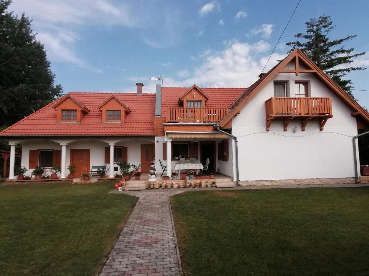 Tamás Bátya Kunyhója Balatonmáriafürdő Exterior foto